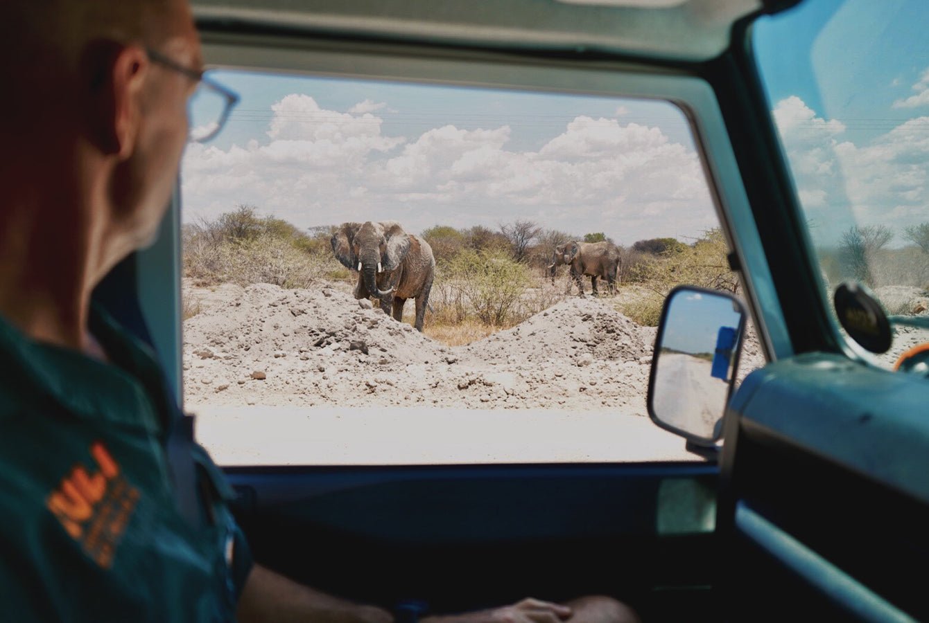 A Defender, Dedication, and a Mission: Anton Poplett’s Humanitarian Overland Journey - iKamper 