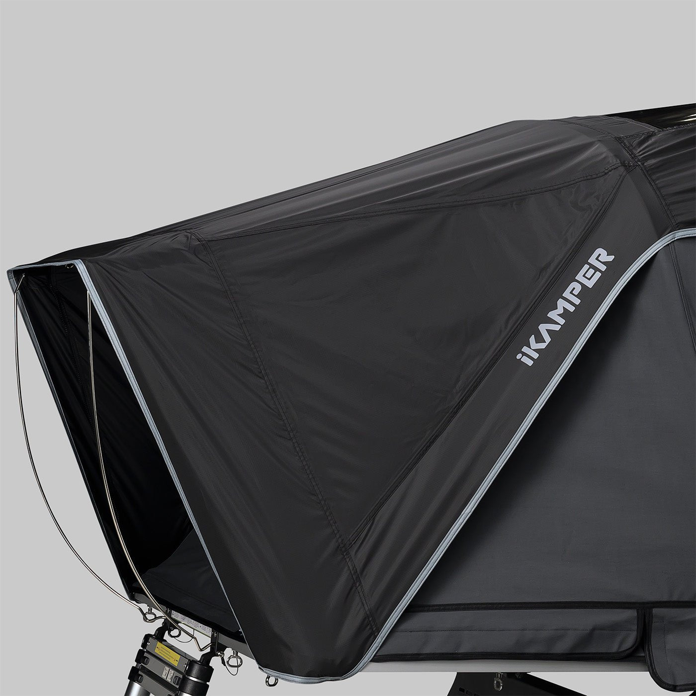 iKamper Skycamp 4.0 in an outdoor travel setting
